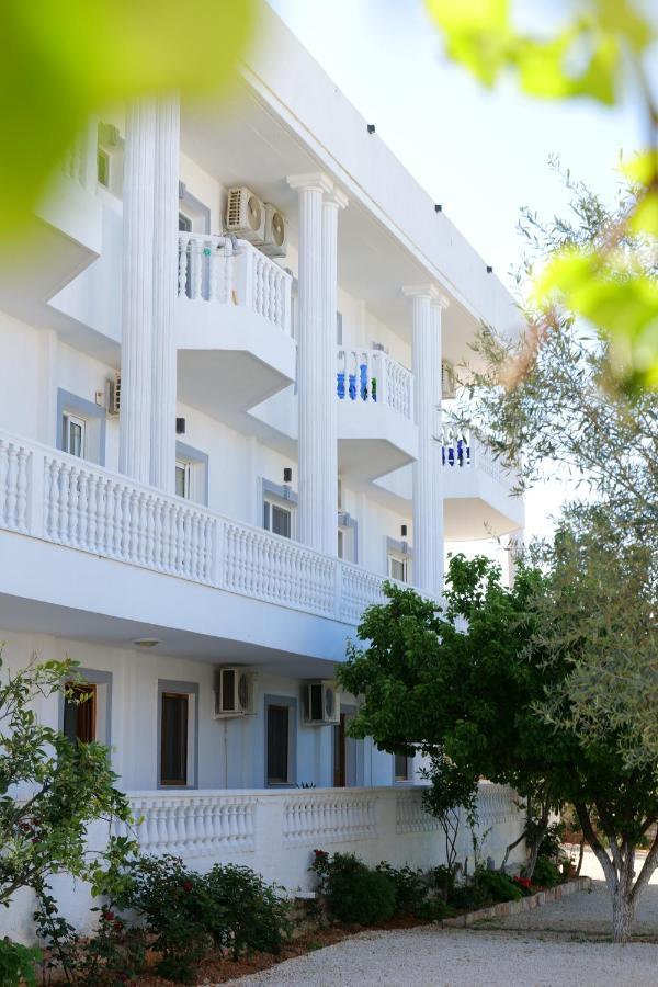 Vila Unique Aparthotel Ksamil Exterior foto